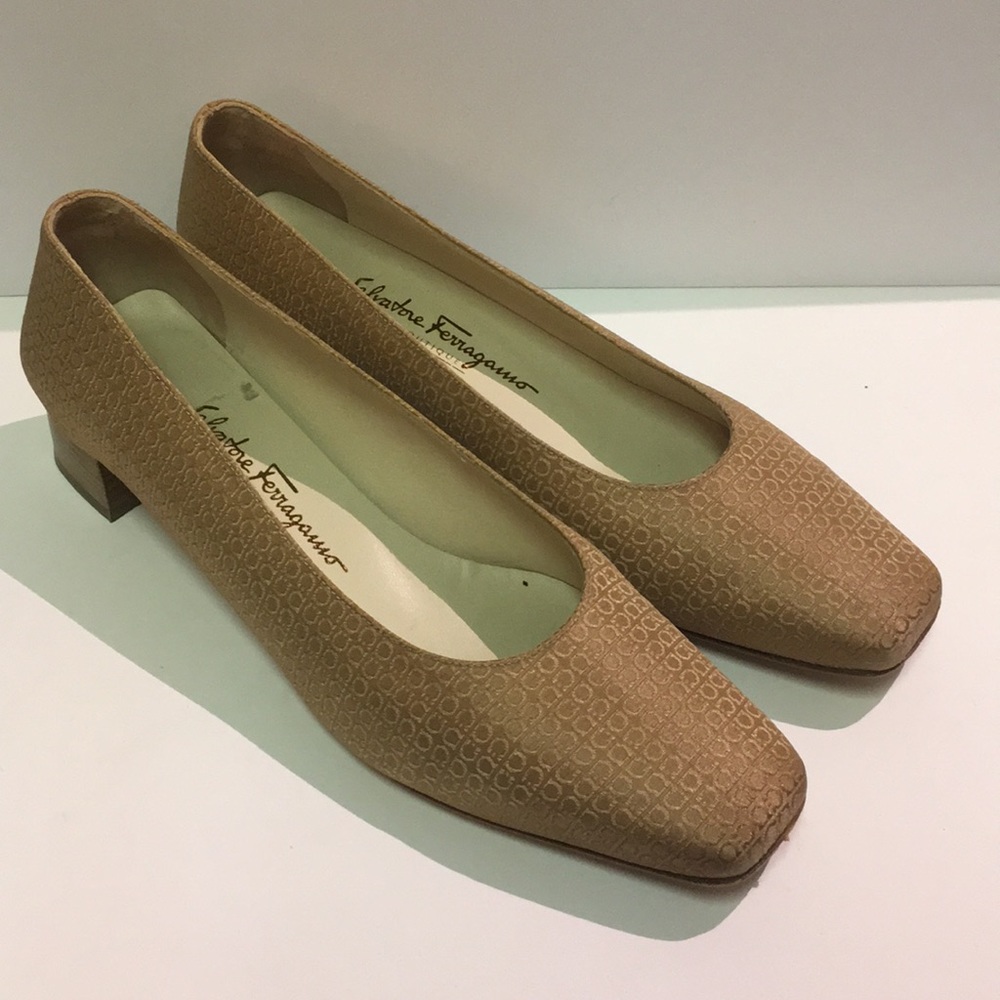 Salvatore Ferragamo vintage 90s heels